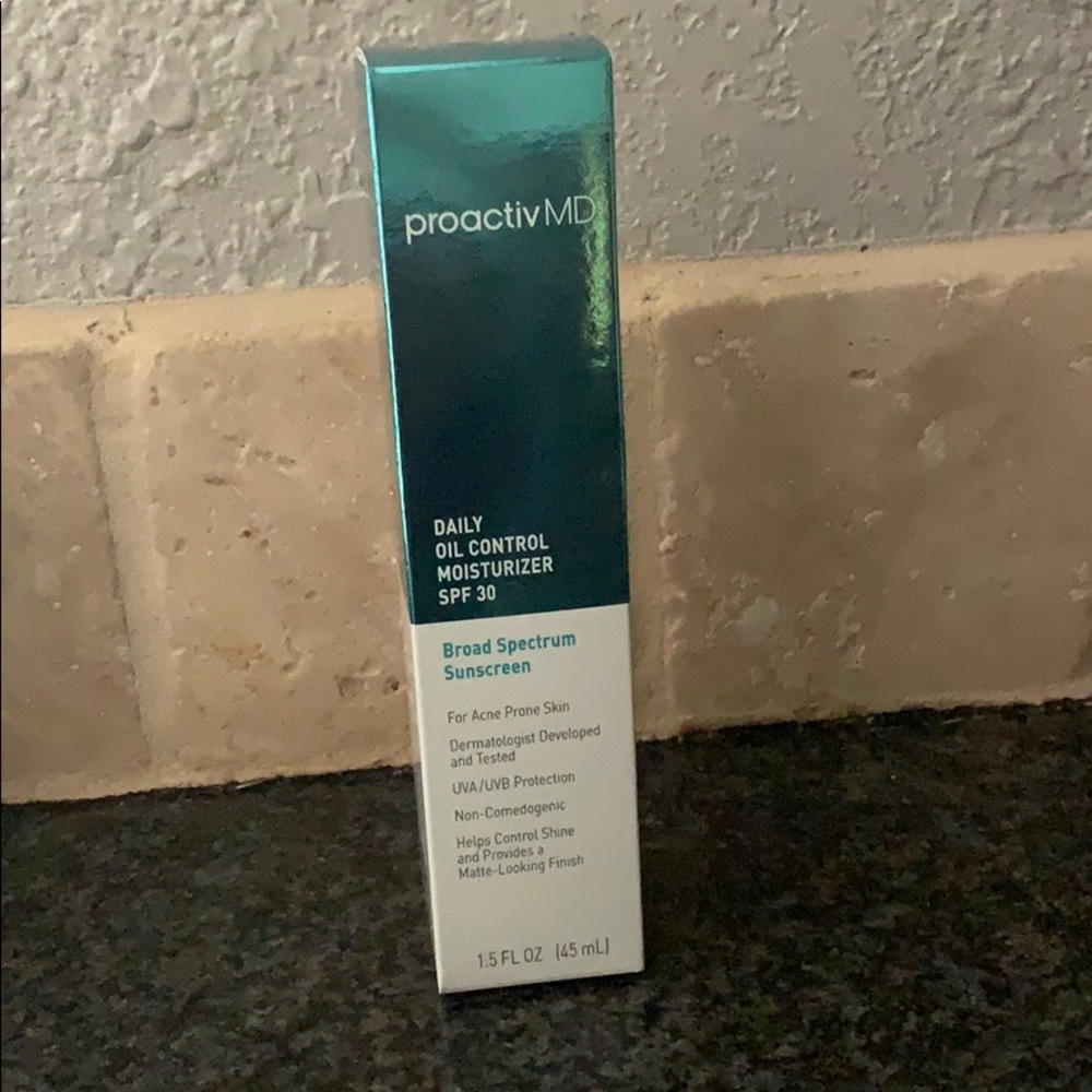Proactive daily oil control moisturizer SPF 30